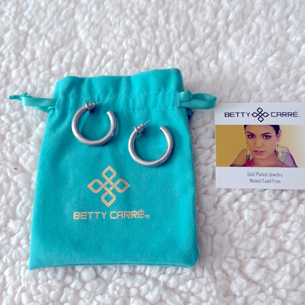 Betty Carre’ silver hoops